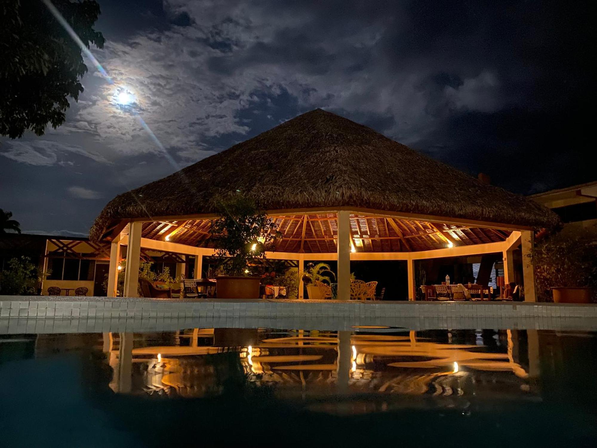 Hotel Santo Vanuatu Luganville Exterior photo